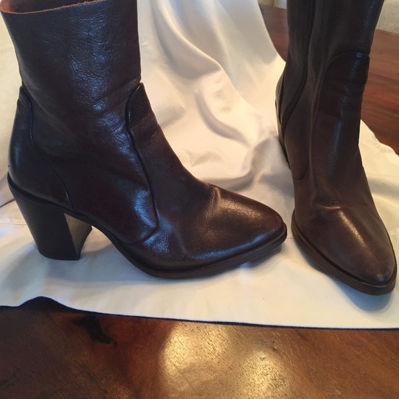 Topshop Shoes - TopShop Rich Brown Leather Ankle Boots  Size 37